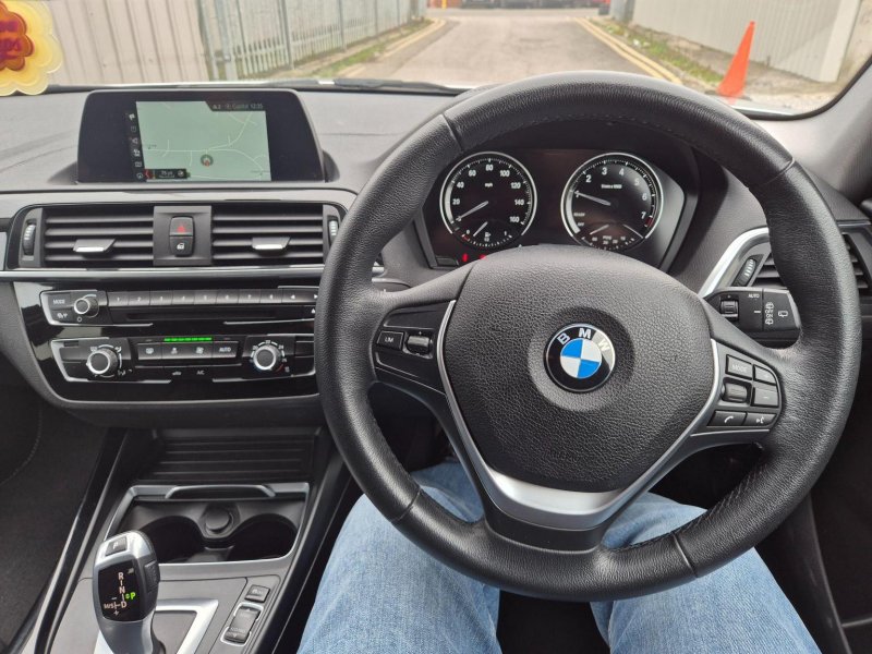 BMW 1 SERIES