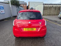 SUZUKI SWIFT