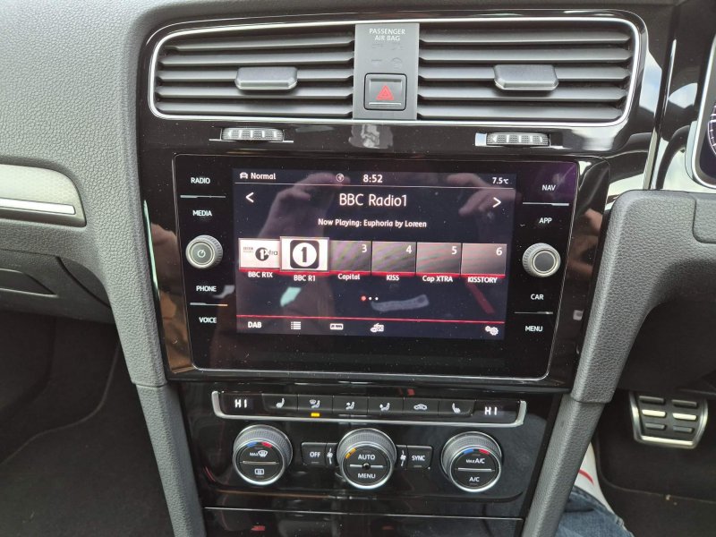 VOLKSWAGEN GOLF