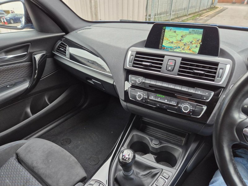 BMW 1 SERIES