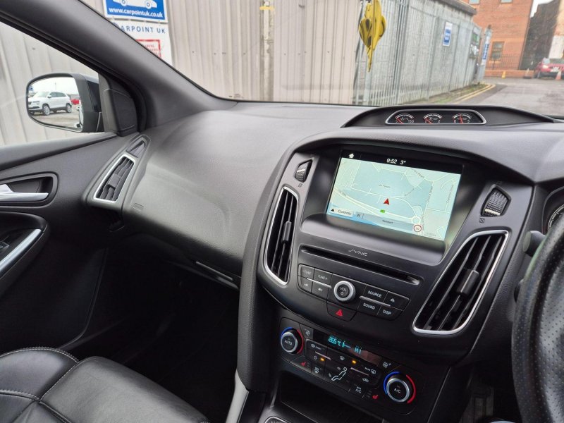 FORD FOCUS