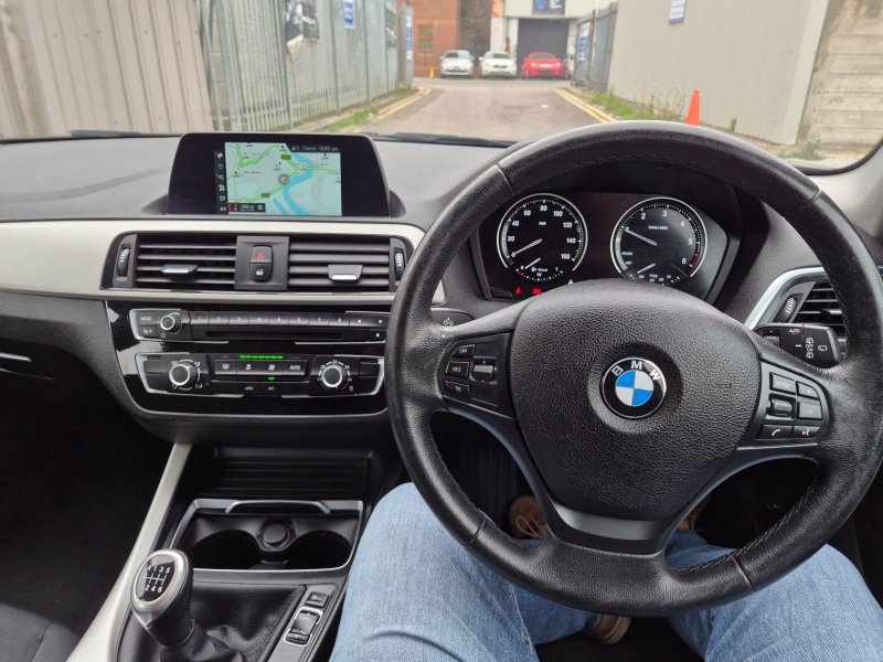 BMW 1 SERIES
