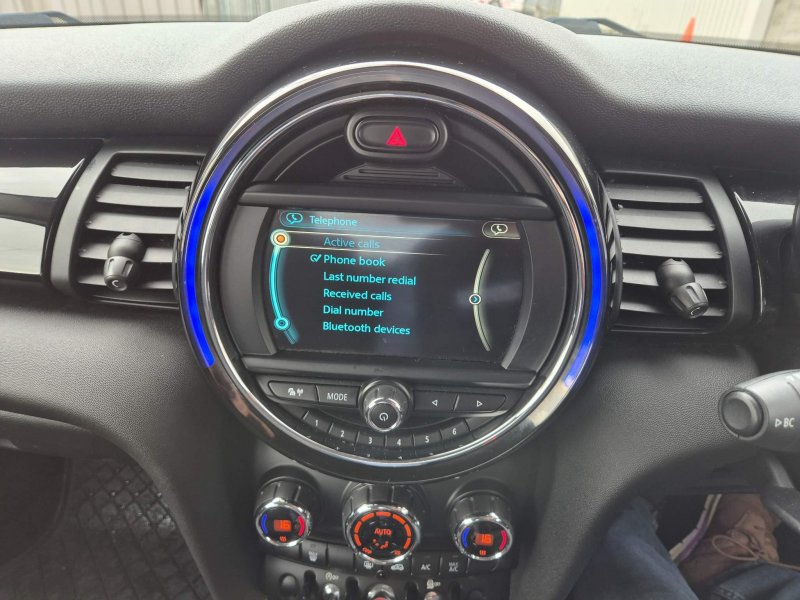 MINI HATCH