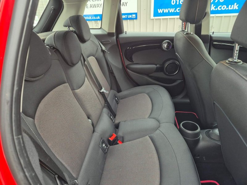 MINI HATCH