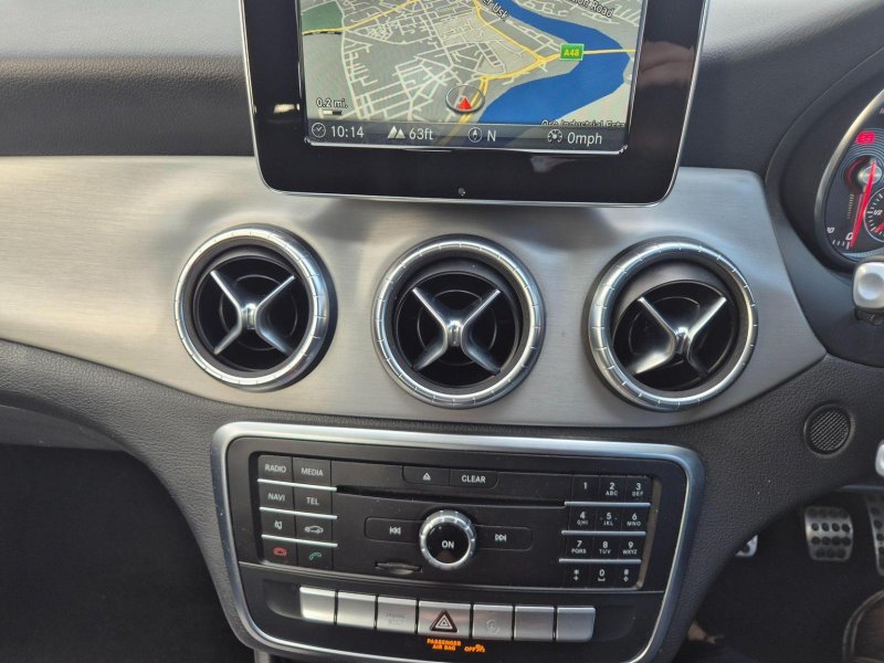 MERCEDES-BENZ CLA