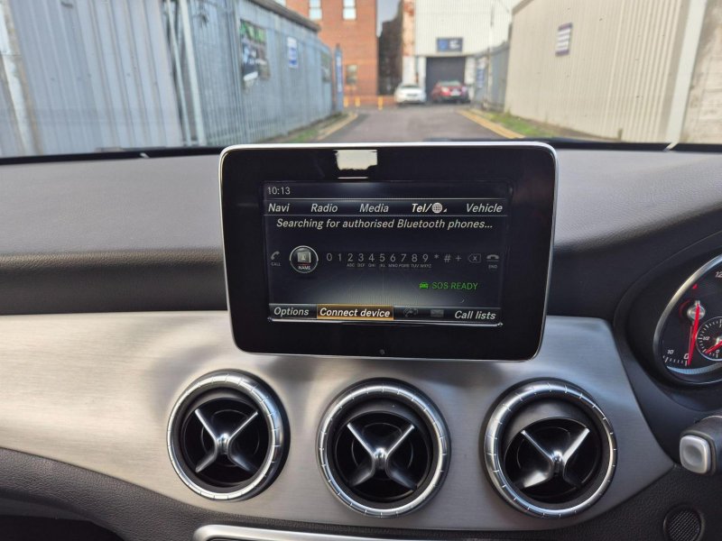 MERCEDES-BENZ CLA