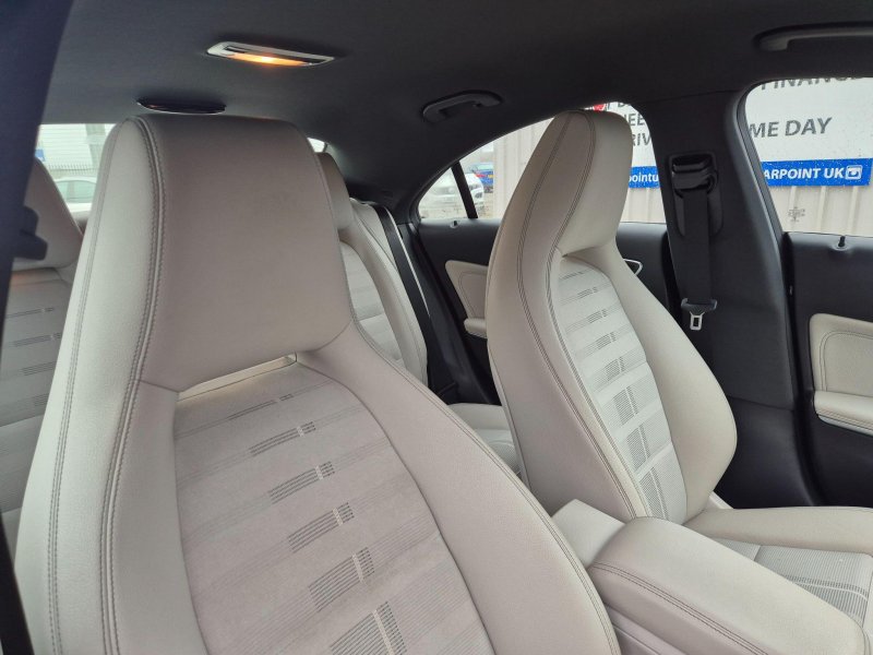 MERCEDES-BENZ CLA