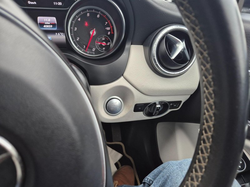 MERCEDES-BENZ CLA