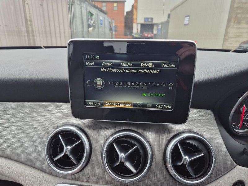 MERCEDES-BENZ CLA