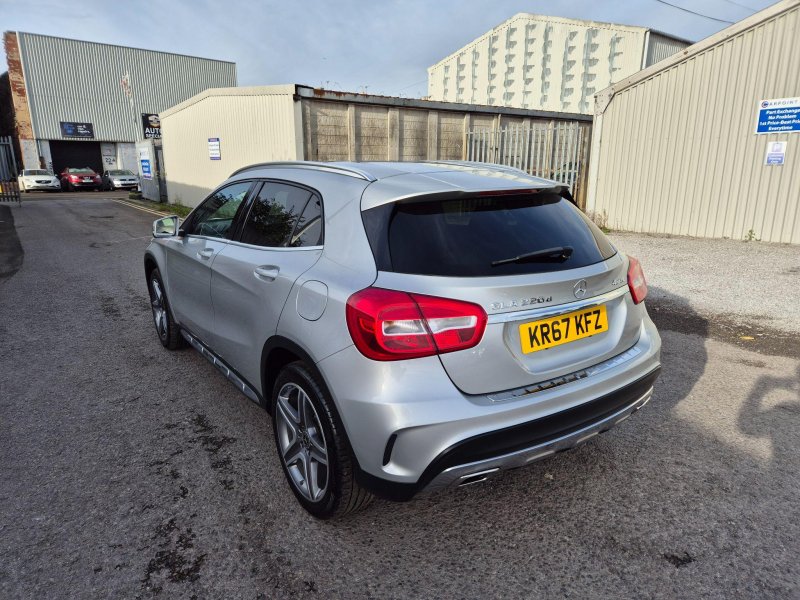 MERCEDES-BENZ GLA CLASS