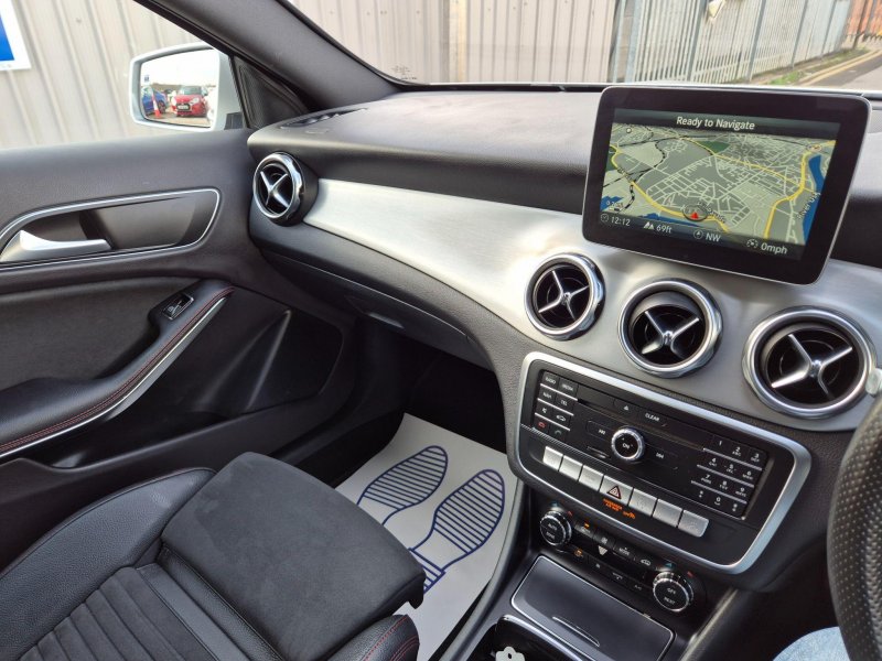 MERCEDES-BENZ GLA CLASS