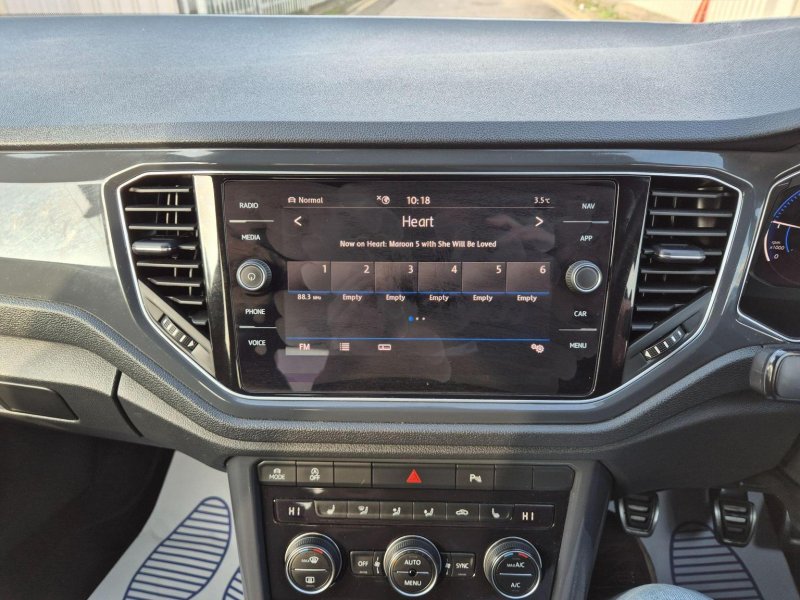 VOLKSWAGEN T-ROC