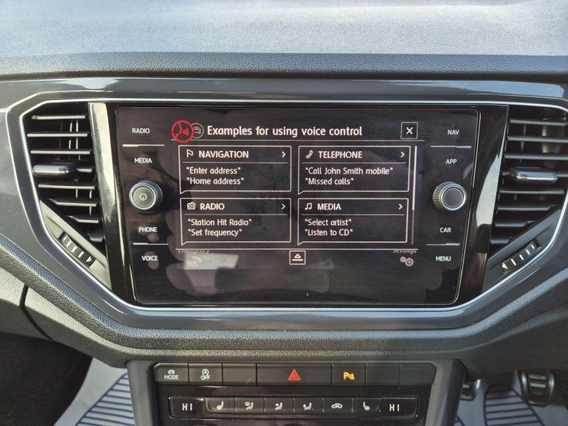 VOLKSWAGEN T-ROC