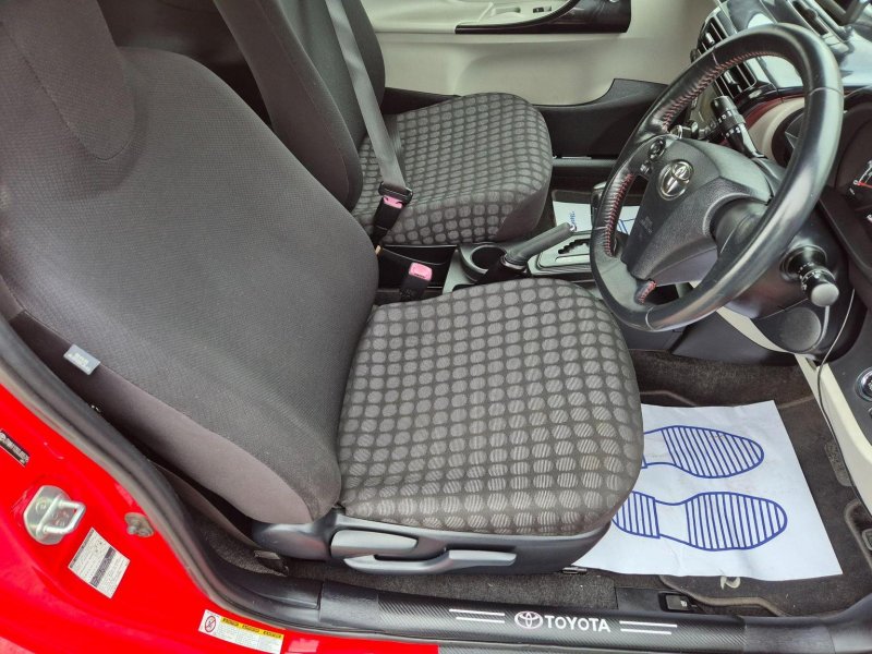 TOYOTA IQ