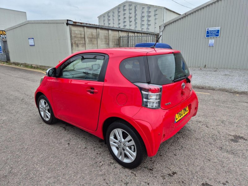 TOYOTA IQ