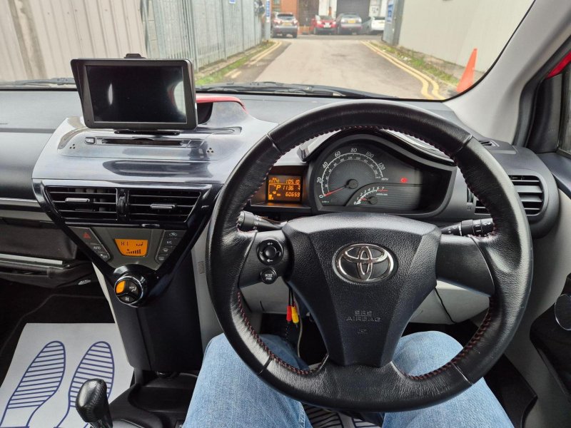 TOYOTA IQ