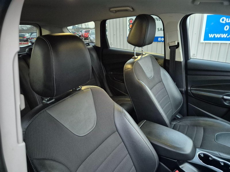 FORD KUGA