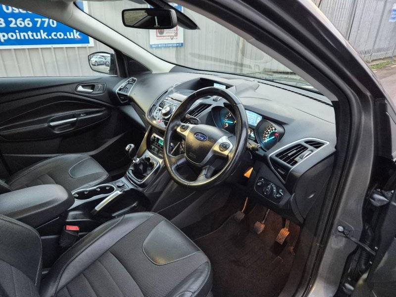 FORD KUGA