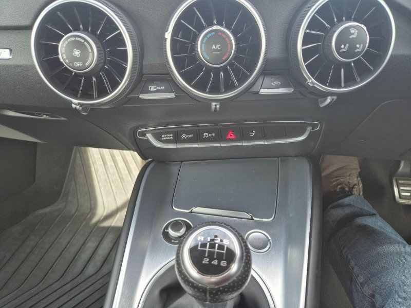 AUDI TT