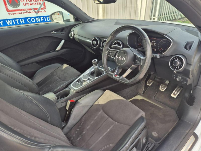 AUDI TT