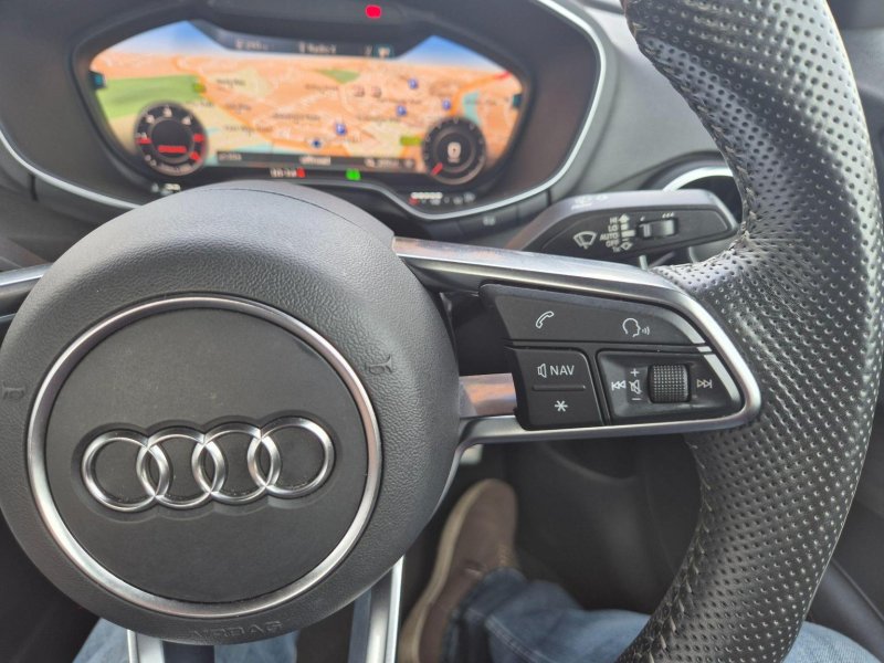 AUDI TT