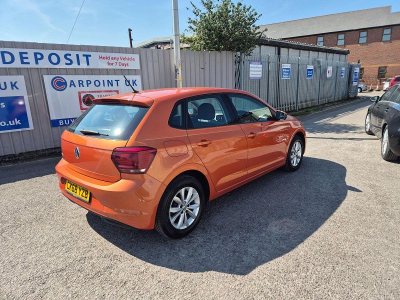 VOLKSWAGEN POLO