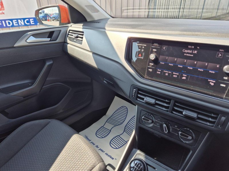 VOLKSWAGEN POLO