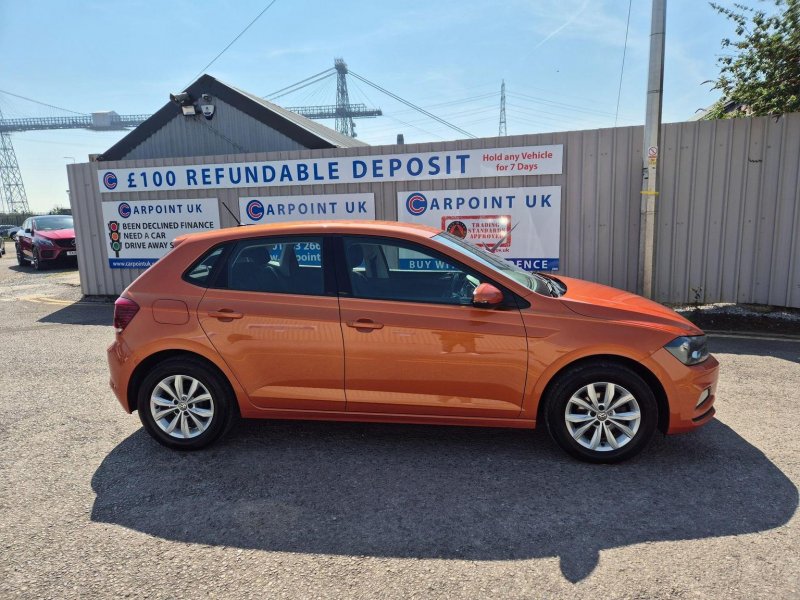 VOLKSWAGEN POLO
