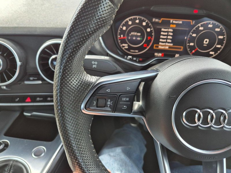 AUDI TT