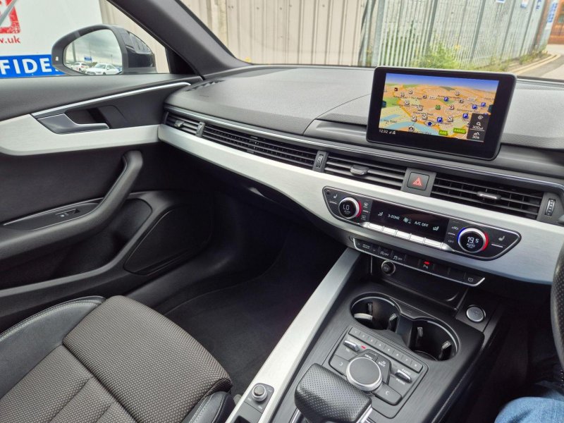 AUDI A4 AVANT
