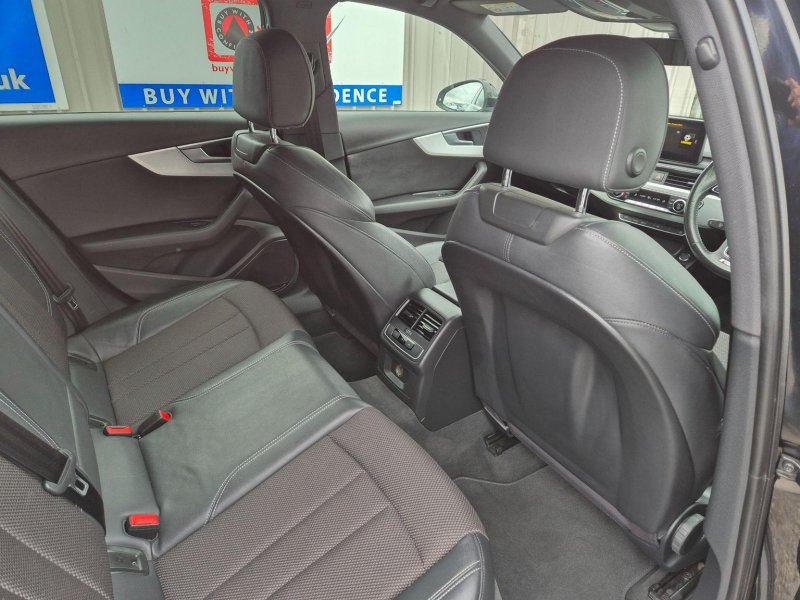 AUDI A4 AVANT