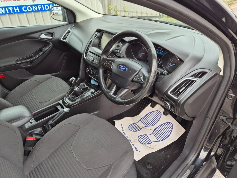FORD FOCUS